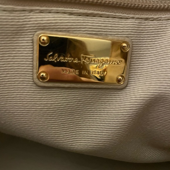 Salvatore Ferragamo Izzie Gancini Large Tote - Picture 10 of 15